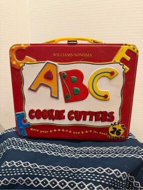 WILLIAMS-SONOMA  ABC Cookie Cutters Kit with RETRO Red Metal Lunchbox Lot of 26